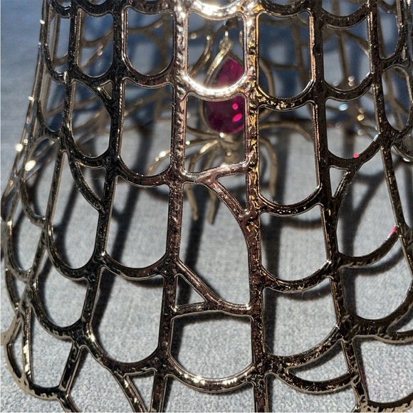 Bath & Body Works Spider Single Wick
Candle Holder Halloween - Picture 5 of 6